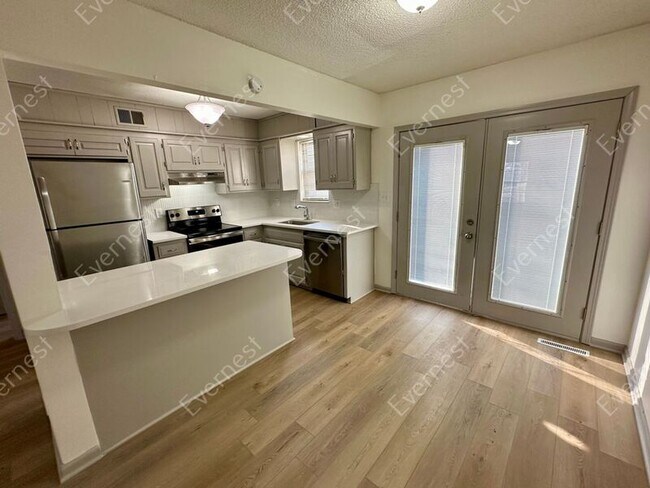 Photo - 602 NE Magellan Ave Unit 2