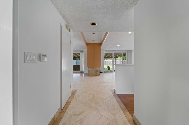 Photo - 10435 Andora Ave