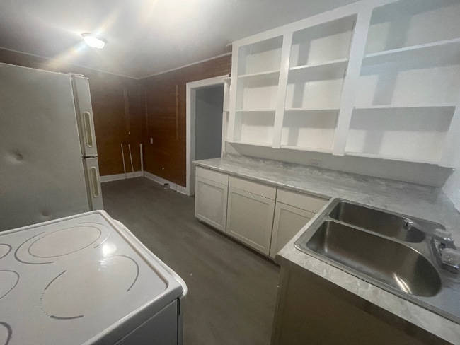 Photo - 1712 Hillview Dr