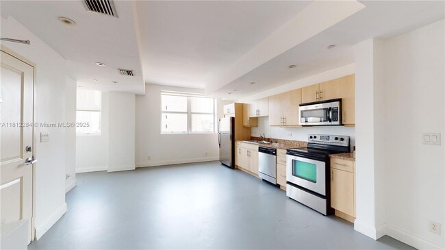 Building Photo - 111 E Flagler St Unit 810 Rental