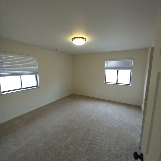 Bedroom - 228 W Hill St Unit #4