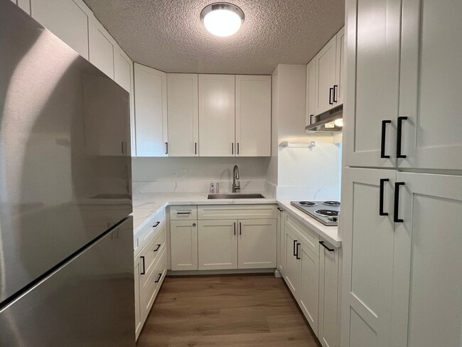 Building Photo - Coty Tower 2/2/1 Unit 602