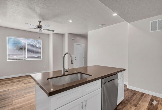 Photo - 839 S 1760 E