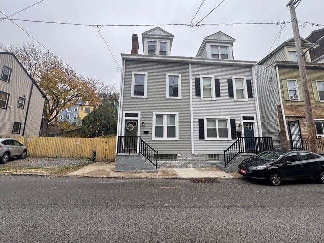 Building Photo - Beautifully Renovated 3BR Row Home in Deutschtown – Spacious, Modern & Incredible Location