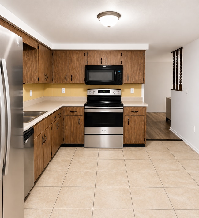 Photo - 11010 Tamarix Ave