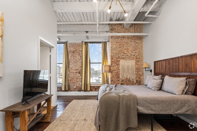 1BR, 1BA - 1100SF - Primary Bedroom