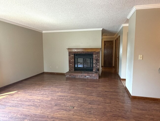 Photo - 933 E Prospect Rd