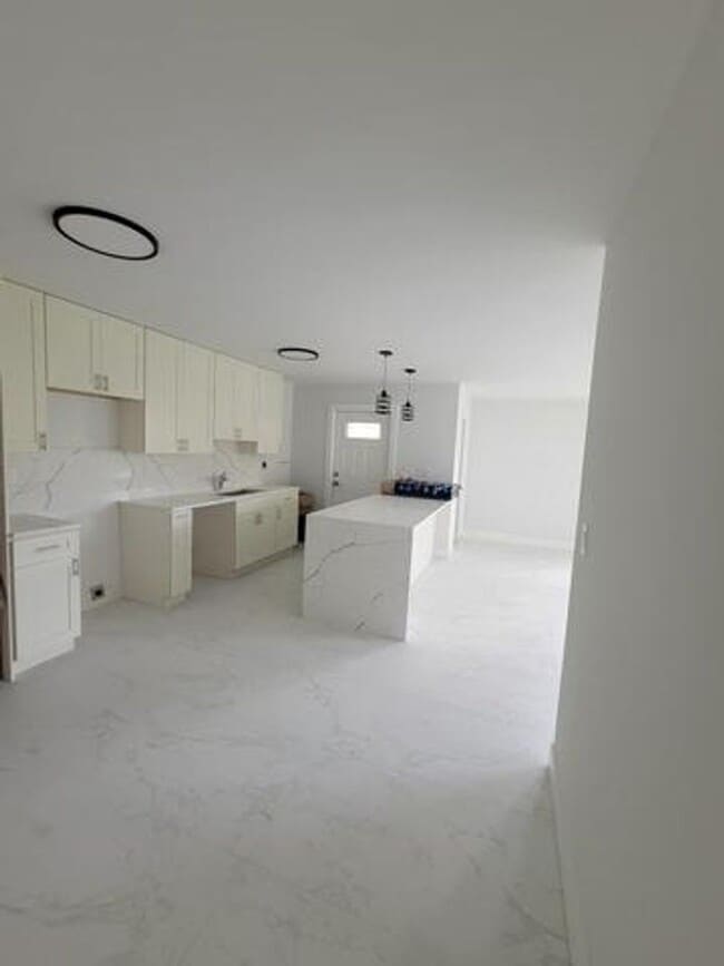 Photo - 240 SW 7th St