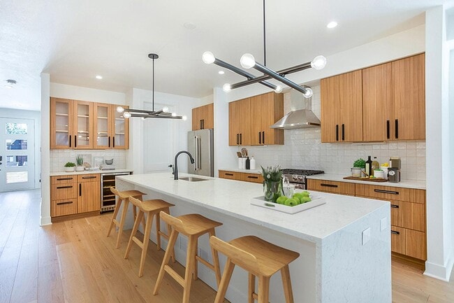 Photo - 4225 Mariposa St