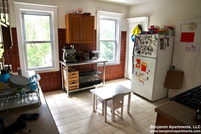 Cocina - 385 Pond Ave Unidad 3