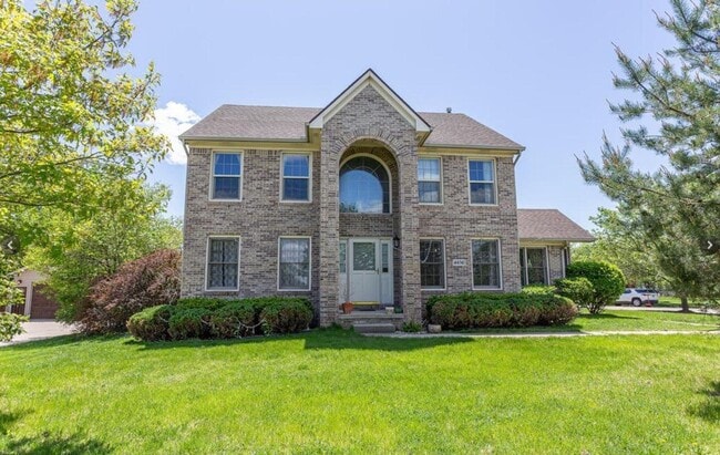 Building Photo - 44741 Cherry Hill Rd