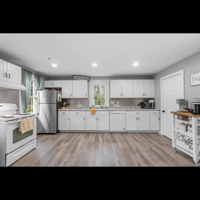 Photo - 15 Hackmatack St Unit 15