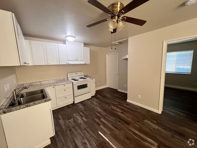 Building Photo - 365 N Echo Ave Unit 365 1/2 N. Echo Ave. Rental