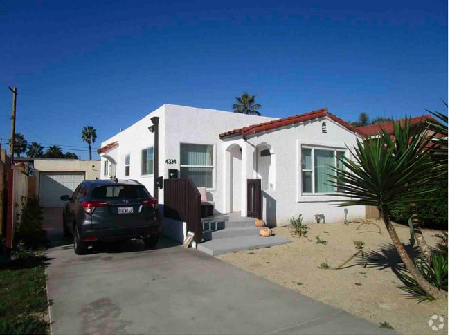 Front house with double parking space - 4334 Swift Ave Unit 4336 Rental