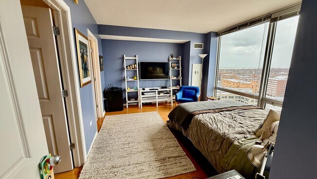 Photo - 807 Davis St Unit 1304