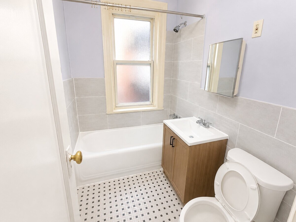 Photo - 129 Schofield St Unit 1