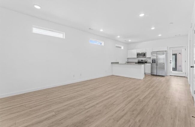 501 Discovery Ave