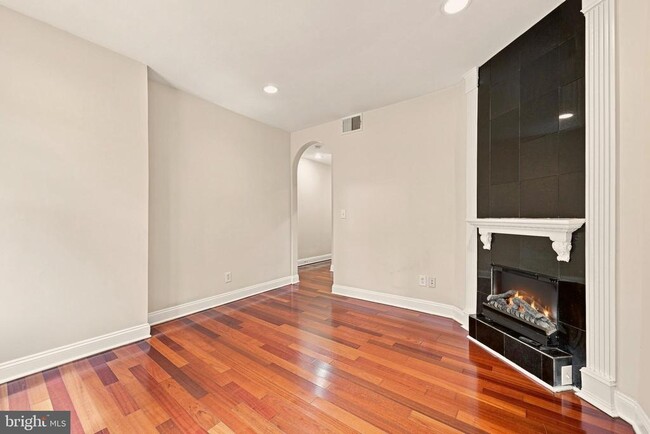 Building Photo - 3005 Sherman Ave NW Unit 1