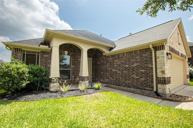 Photo - 23611 Starbridge Lake Ln