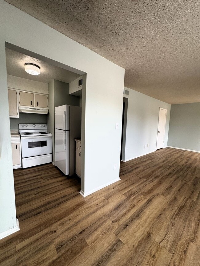 Photo - Move-In Special!!! Unit C