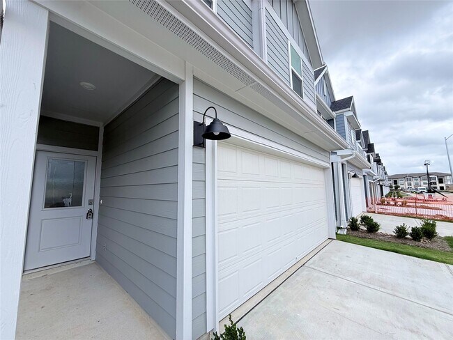 Photo - 28214 Meadowlark Sky Dr