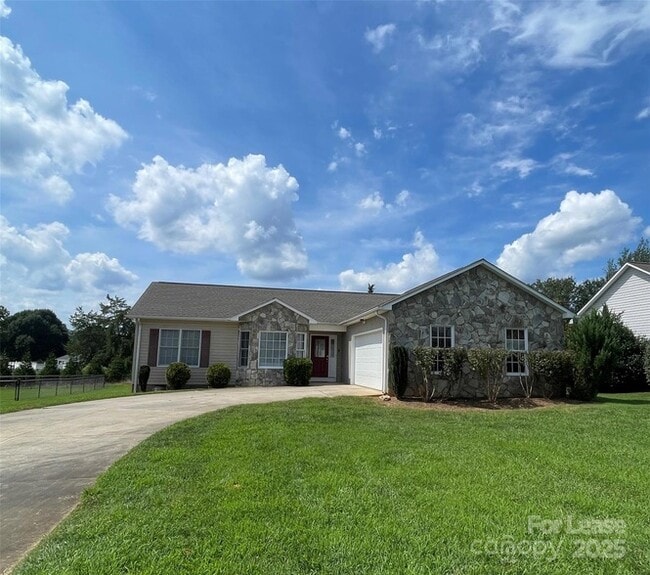 Building Photo - 1444 Farmington Hills Dr Rental