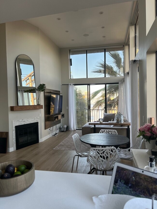 Fotografía del edificio - 869 S Wooster St Unidad 309