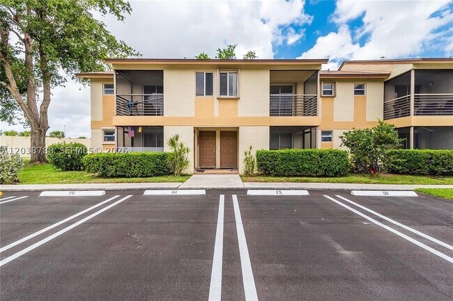 Building Photo - 3500 Gateway Dr Unit 202