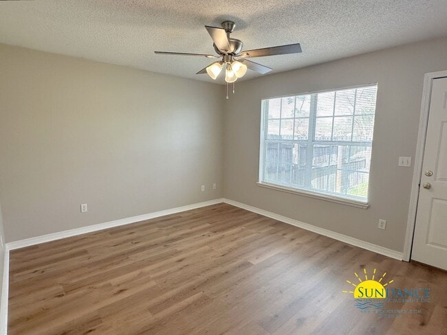 Photo - Nice 2 Bedroom Unit in Navarre