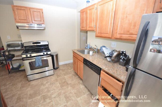 Photo - 861 E 1st St Unit 1