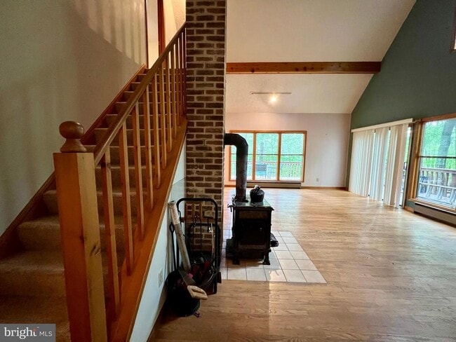 Photo - 148 Fieldstone Ln