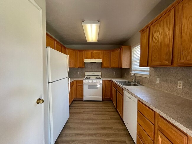 Photo - Updated 4 Bed, 3 Bath Home for Fall 2026 Move In!