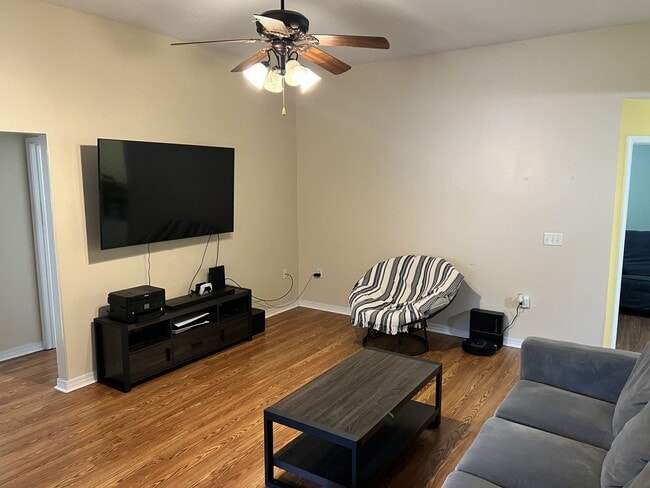 Photo - 1207 Chimera Ln