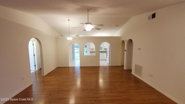 Photo - 2115 Sierra St