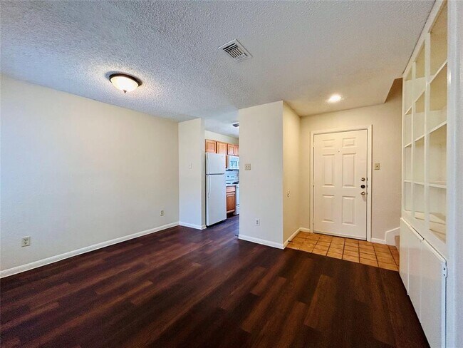 Photo - 8902 Schick Rd