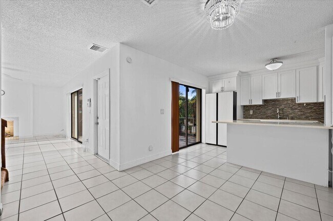 1560 Forest Lakes Cir