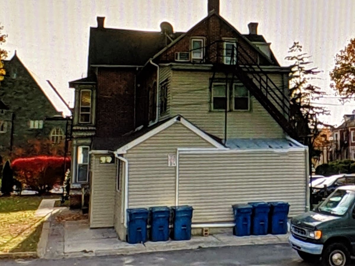 Photo - 609 S High St Apartments Unit E