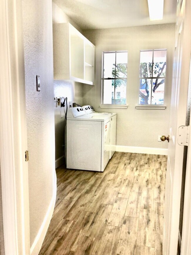 Photo - 5711 Silver Bay Ct