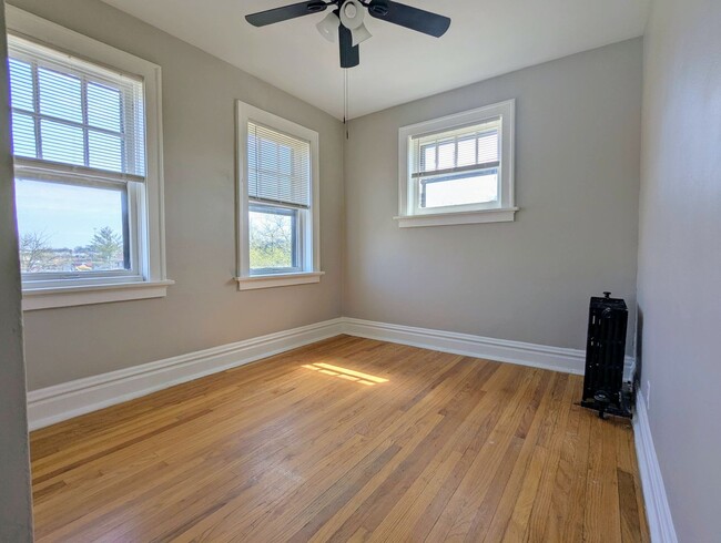 Move-In Special! Freshly Updated Southampt... - Move-In Special! Freshly Updated Southampt... Apartment Unit 4902 #21