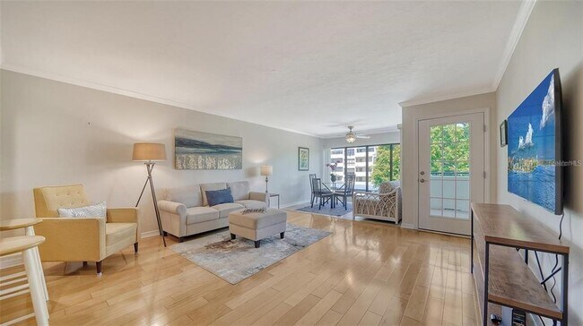 Photo - 835 S Osprey Ave Unit 201