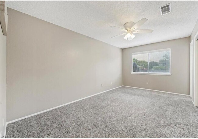 Photo - 1015 E Yager Ln Unit 64