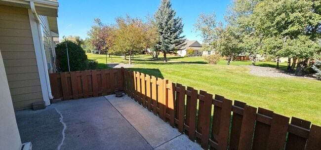 Photo - Beautiful 3 Bed 2 Bath One-Level Home Available in Quiet Neighborhood