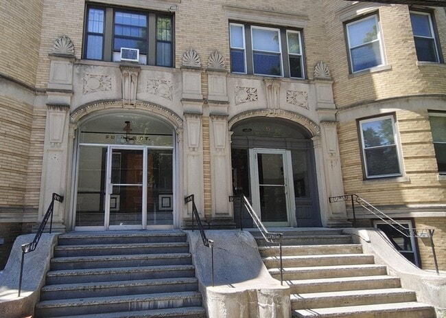 Building Photo - 4 Fuller St Unit 2
