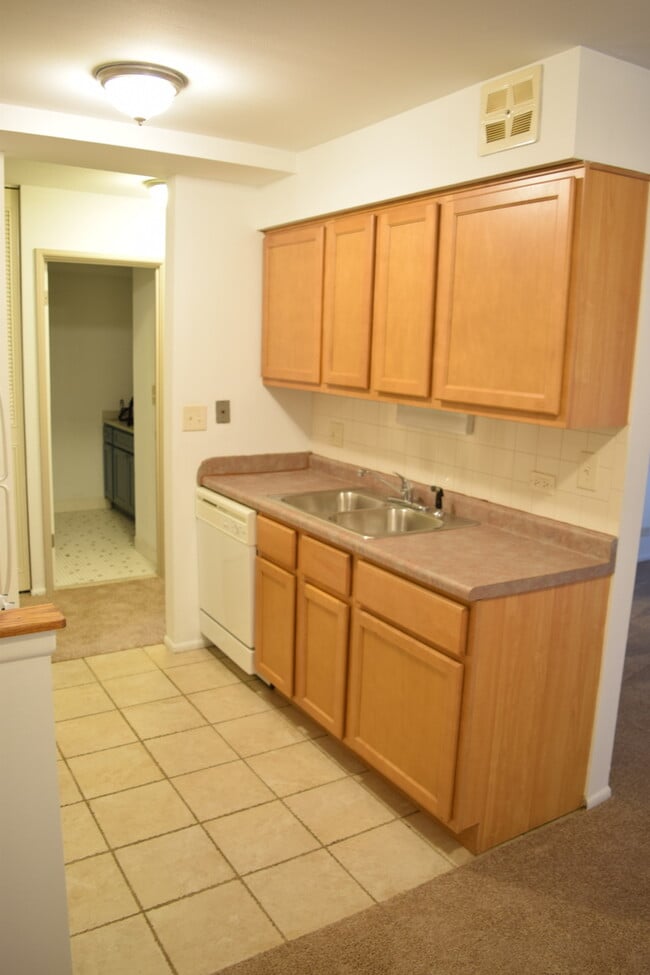 Photo - 1880 Bonnie Ln Unit 107