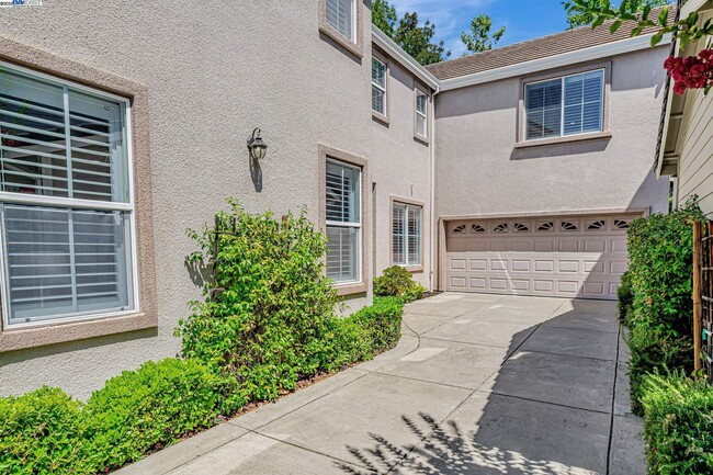 Photo - 260 Abigail Cir