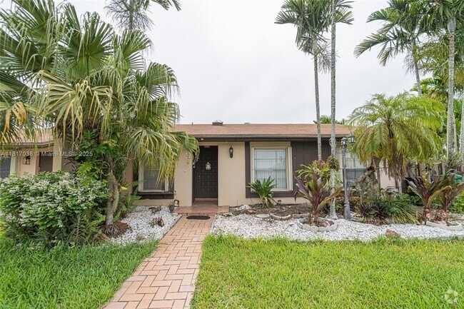 Building Photo - 12023 SW 110th St Cir E Rental