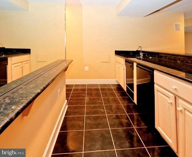 Photo - 1307 Stamford Way