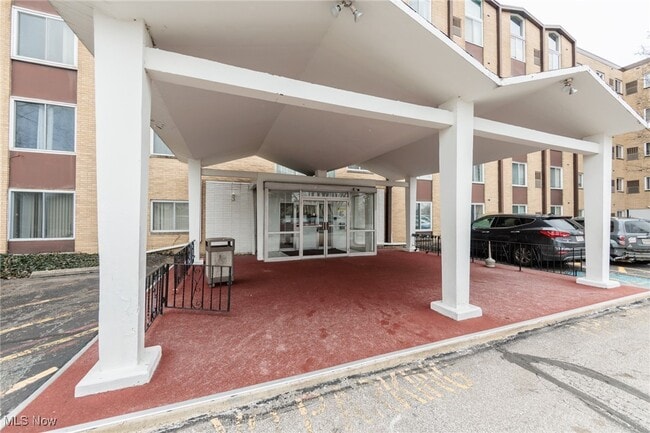 Photo - 25735 Lorain Rd Unidad 421