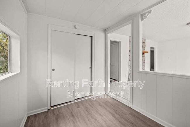 Photo - 1893 Princeton Ct SW