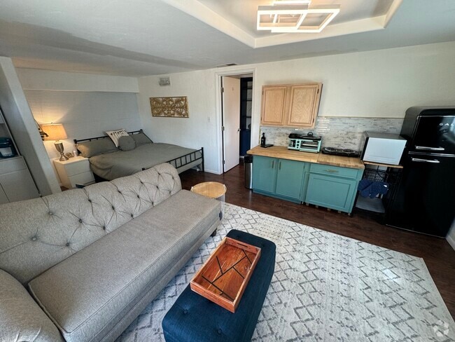 Building Photo - 240 S 12th St Unit Rear Rental